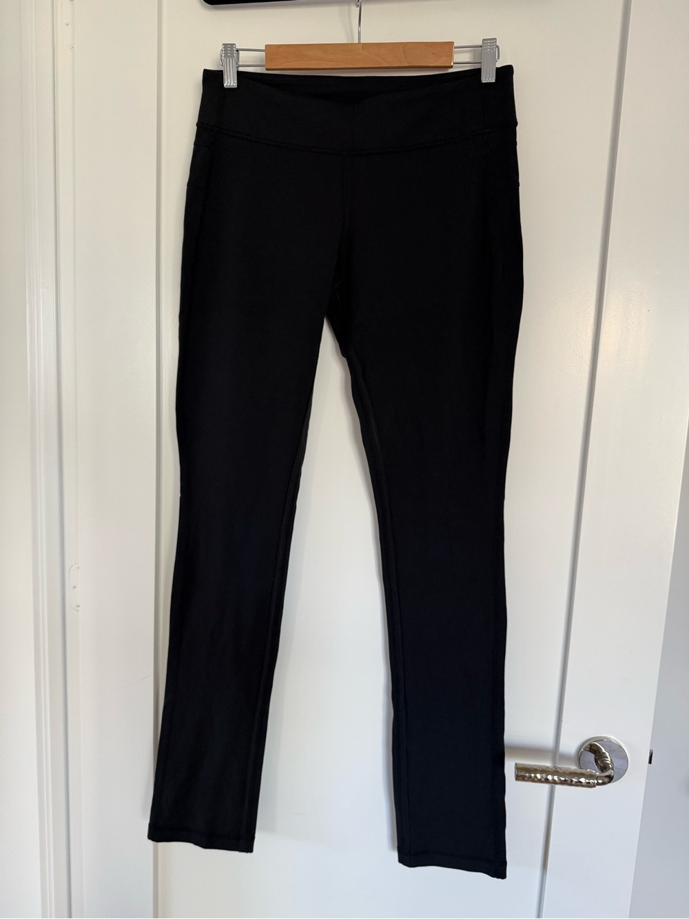 Lululemon Black Mid-Rise Stretch Leggings - Picture 2 of 8